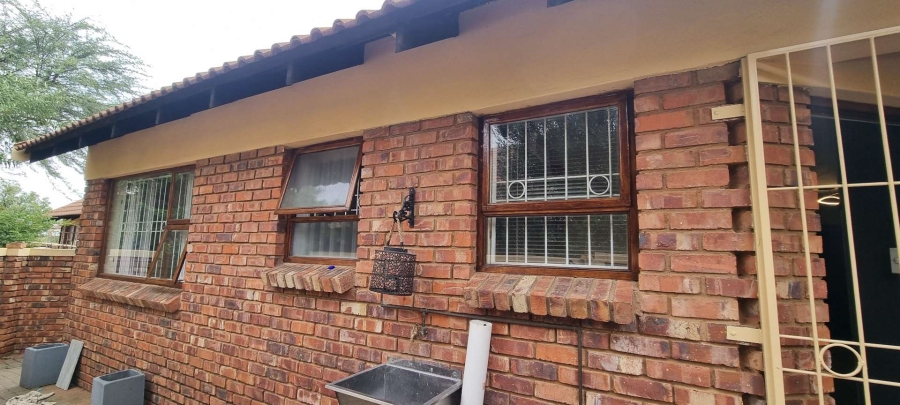 3 Bedroom Property for Sale in Langenhovenpark Free State